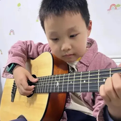 少儿民谣吉他体验课试听课